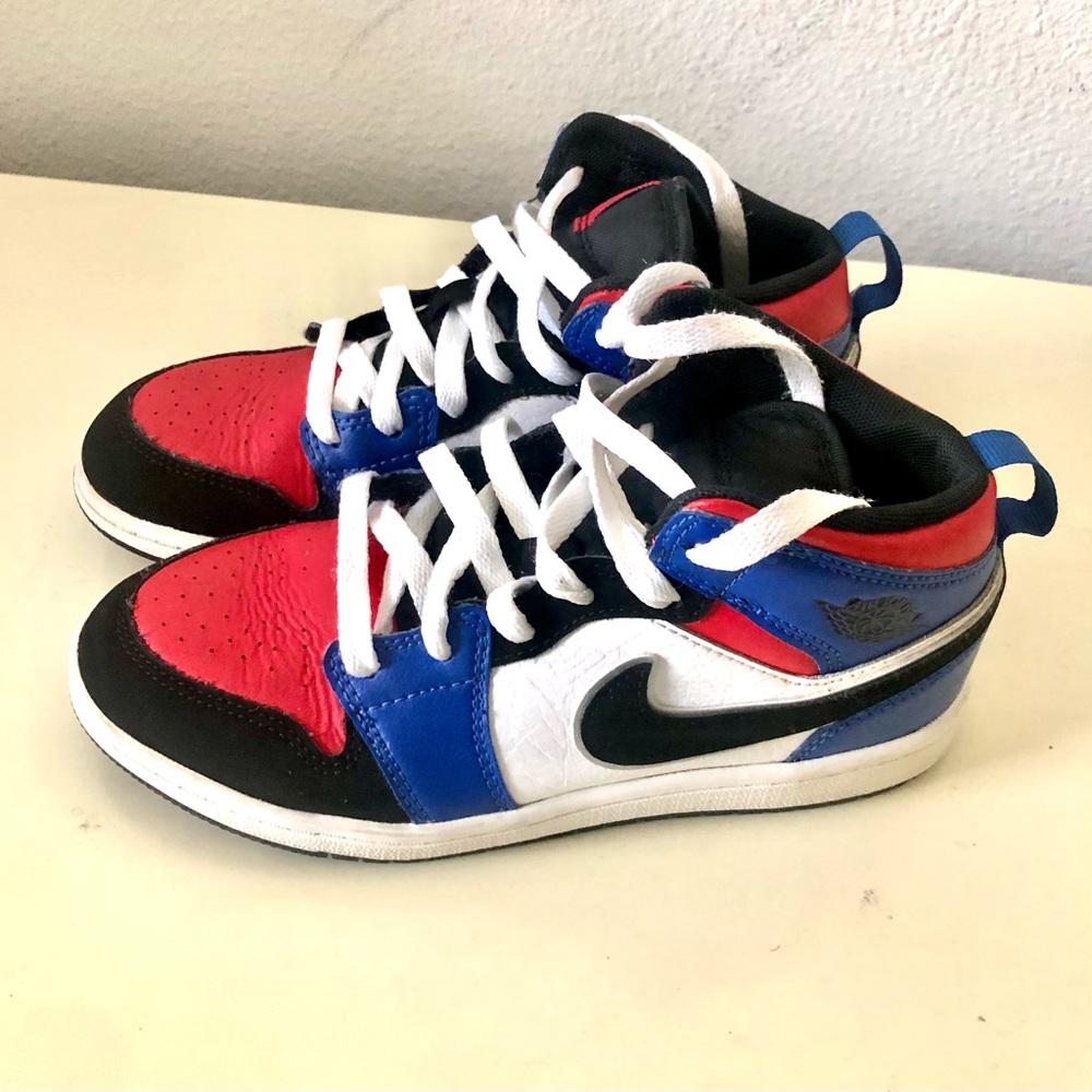Jordan 1 Mid